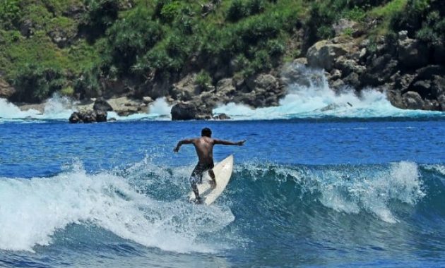 Pantai Wedi Ombo Jogja Tempat Surfing Terbaik