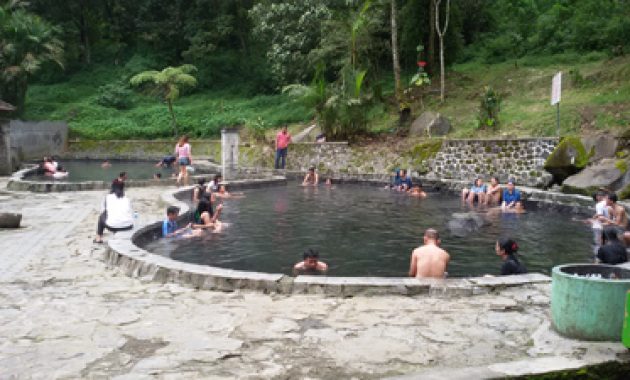 Kolam Pemandian Air Panas Cangar